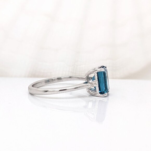 2.4cts London Blue Topaz Ring in Solid 14K Gold with Natural Diamond Accents - Picture 6 of 8